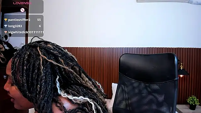 Snapshot of chanel_brunette chatting on February 23, 12:41 am chanel brunette online show from February 23, 12:41 am