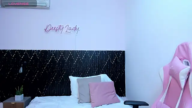Snapshot of chanel_brunette chatting on March 21, 11:56 pm chanel brunette online show from March 21, 11:56 pm