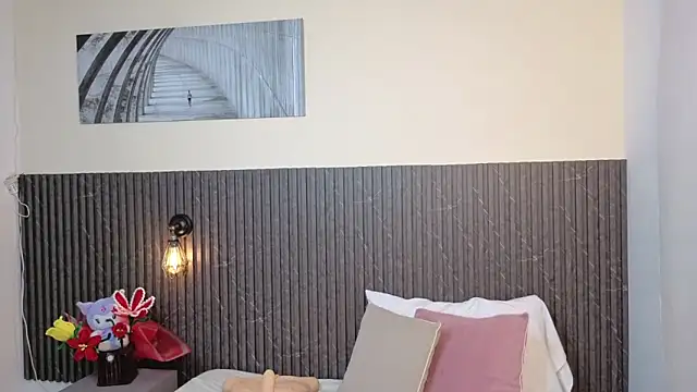 chanel brunette online show from March 9, 6:00 pm