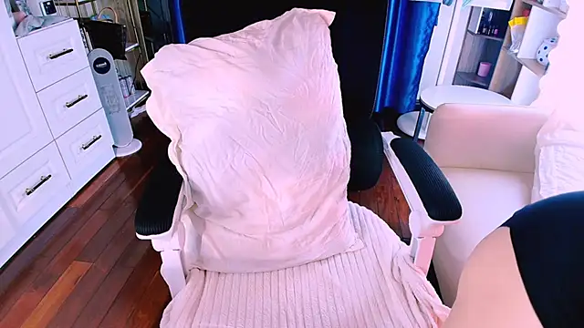 Lee Mi online show from March 3, 10:28 pm