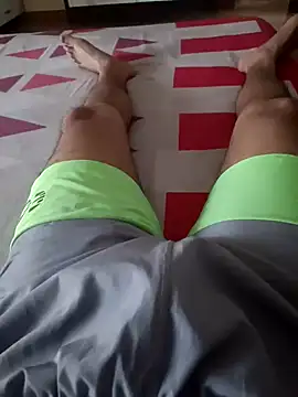 Snapshot of HeftyTheory7 chatting on November 8, 3:43 am HeftyTheory7 online show from November 8, 3:43 am