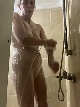 Snapshot of WreckedCrop chatting on January 21, 3:15 am WreckedCrop online show from January 21, 3:15 am