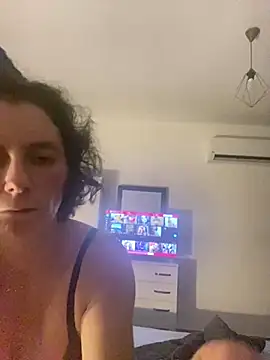 Snapshot of WreckedCrop chatting on December 7, 3:42 am WreckedCrop online show from December 7, 3:42 am