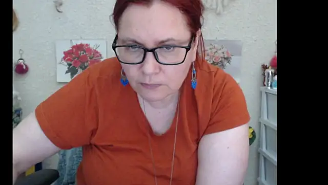Snapshot of PlayfullMature chatting on September 21, 6:24 pm PlayfullMature online show from September 21, 6:24 pm
