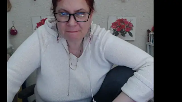 Snapshot of PlayfullMature chatting on September 24, 3:51 pm PlayfullMature online show from September 24, 3:51 pm