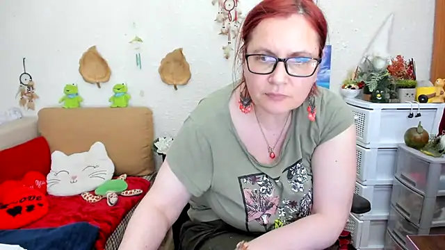 Snapshot of PlayfullMature chatting on March 20, 10:51 pm PlayfullMature online show from March 20, 10:51 pm