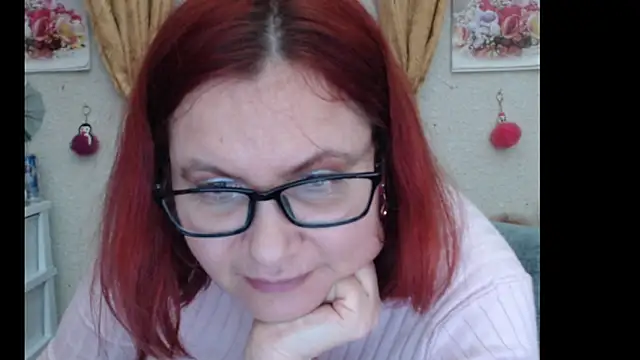 Snapshot of PlayfullMature chatting on October 3, 12:58 am PlayfullMature online show from October 3, 12:58 am