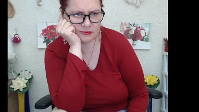 Snapshot of PlayfullMature chatting on September 15, 1:39 am PlayfullMature online show from September 15, 1:39 am