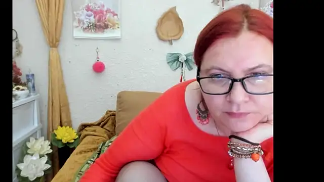 Snapshot of PlayfullMature chatting on October 9, 3:56 pm PlayfullMature online show from October 9, 3:56 pm