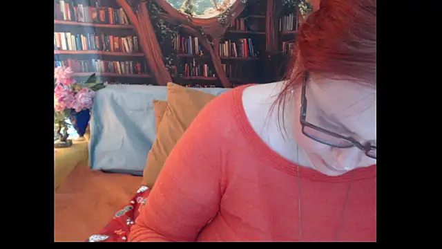 Snapshot of PlayfullMature chatting on June 12, 1:42 pm PlayfullMature online show from June 12, 1:42 pm