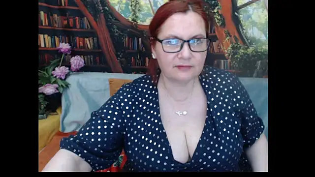 Snapshot of PlayfullMature chatting on June 10, 6:53 pm PlayfullMature online show from June 10, 6:53 pm