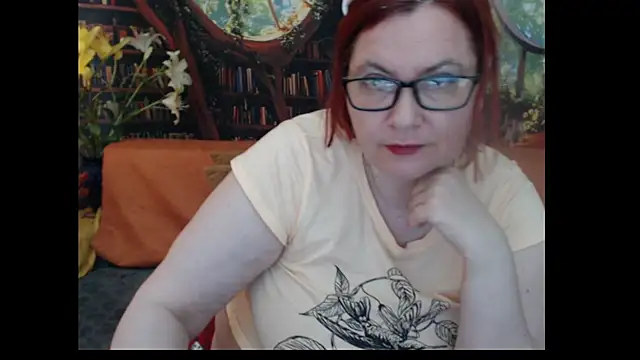 Snapshot of PlayfullMature chatting on July 7, 1:14 pm PlayfullMature online show from July 7, 1:14 pm