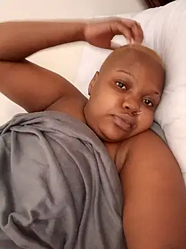 queennapal online show from February 15, 6:36 am