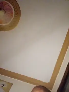 queennapal online show from December 13, 8:04 pm