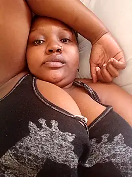 queennapal online show from April 16, 11:33 am