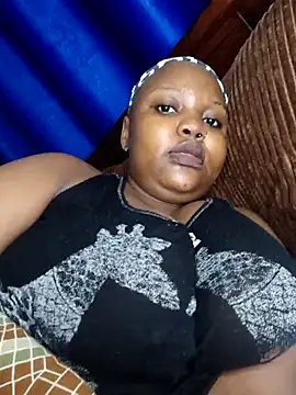 queennapal online show from April 4, 1:12 am