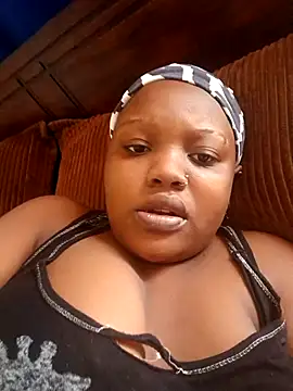 queennapal online show from April 12, 8:39 am