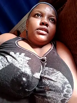 queennapal online show from March 3, 4:52 am