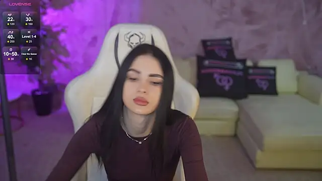 Tina Breeze online show from November 18, 8:06 am