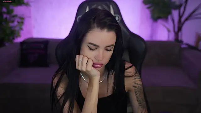 Tina Breeze online show from June 15, 11:21 am