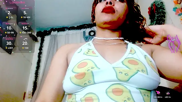 Snapshot of Eva_Hoot chatting on November 28, 3:45 pm Eva Hoot online show from November 28, 3:45 pm