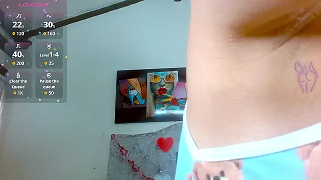 Eva Hoot online show from October 19, 4:43 pm