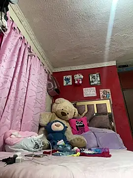Snapshot of _Dulcinea777 chatting on June 19, 12:05 am Dulcinea777 online show from June 19, 12:05 am