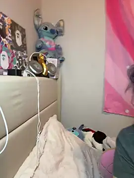 ThickerThanYoBitch online show from March 4, 2:03 pm