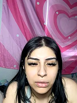 Snapshot of ThickerThanYoBitch chatting on September 15, 2:50 pm ThickerThanYoBitch online show from September 15, 2:50 pm