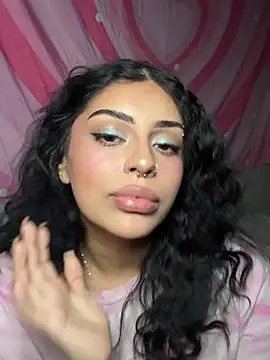 ThickerThanYoBitch online show from March 8, 10:51 am