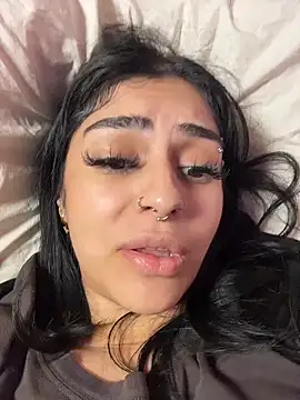 Snapshot of ThickerThanYoBitch chatting on October 14, 2:17 pm ThickerThanYoBitch online show from October 14, 2:17 pm