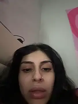 Snapshot of ThickerThanYoBitch chatting on December 16, 5:06 pm ThickerThanYoBitch online show from December 16, 5:06 pm