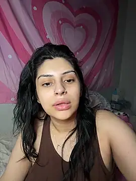 ThickerThanYoBitch online show from April 25, 9:01 am