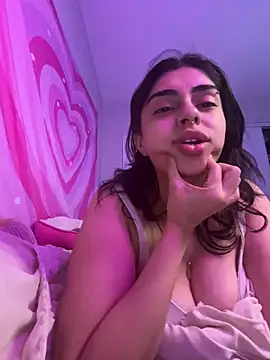 Snapshot of ThickerThanYoBitch chatting on January 3, 11:56 am ThickerThanYoBitch online show from January 3, 11:56 am