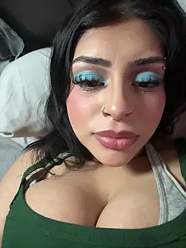 ThickerThanYoBitch online show from March 19, 7:52 am