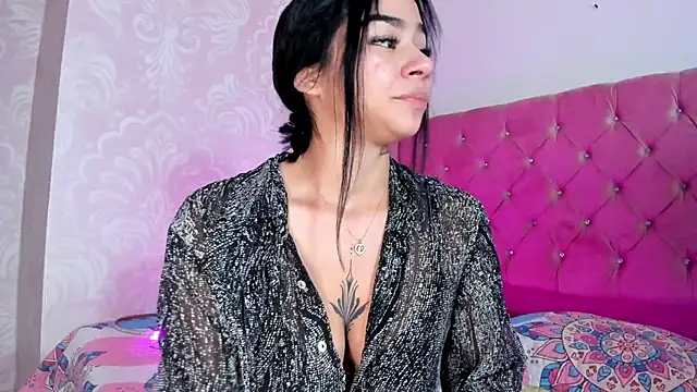 Snapshot of KittyNicolle chatting on December 11, 4:20 pm KittyNicolle online show from December 11, 4:20 pm