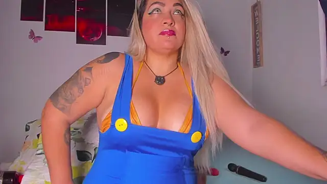 natasha rodriguez1  online show from June 5, 10:15 pm