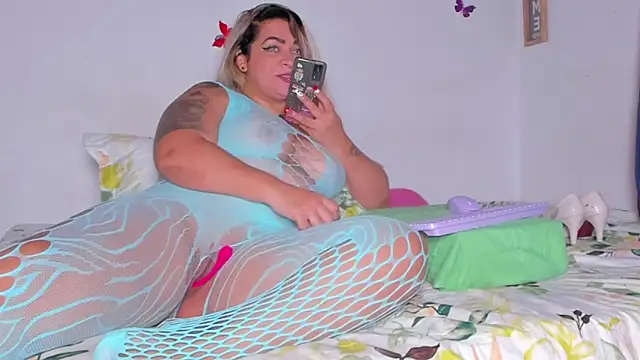 natasha rodriguez1  online show from May 29, 12:49 am