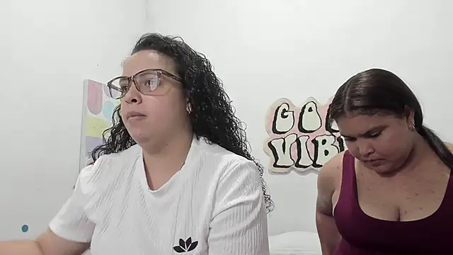 Snapshot of Danielaandximena chatting on February 6, 12:06 am Danielaandximena online show from February 6, 12:06 am