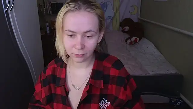 Riley Roo online show from March 17, 9:12 am