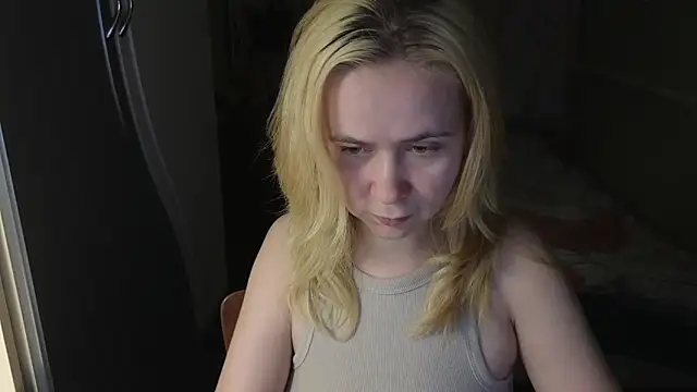 Snapshot of Riley_Roo chatting on February 16, 5:22 pm Riley Roo online show from February 16, 5:22 pm