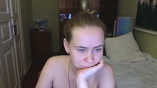 Snapshot of Riley_Roo chatting on February 3, 7:31 pm Riley Roo online show from February 3, 7:31 pm