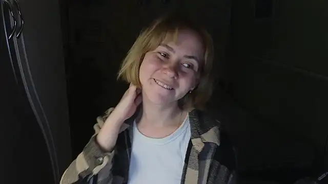 Riley Roo online show from May 28, 6:14 pm
