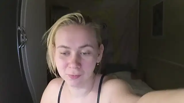 Snapshot of Riley_Roo chatting on February 27, 6:19 pm Riley Roo online show from February 27, 6:19 pm