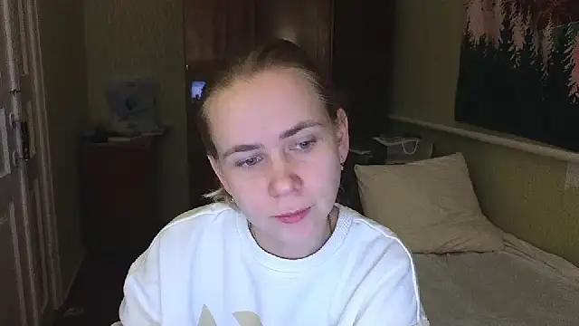 Snapshot of Riley_Roo chatting on February 7, 5:40 pm Riley Roo online show from February 7, 5:40 pm