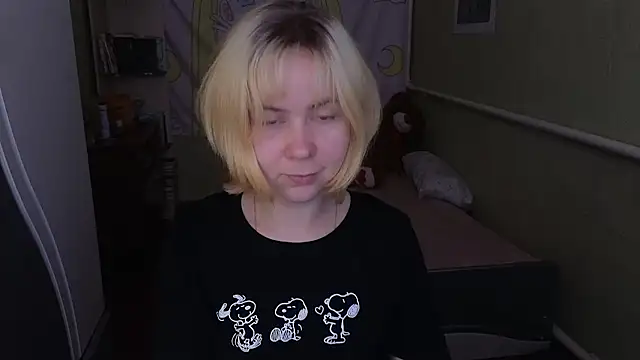Riley Roo online show from April 3, 8:43 am
