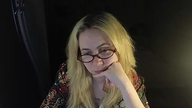 Snapshot of Riley_Roo chatting on March 3, 5:20 pm Riley Roo online show from March 3, 5:20 pm