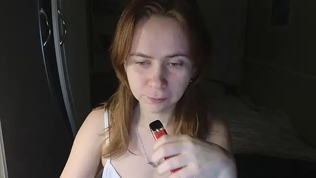 Snapshot of Riley_Roo chatting on December 14, 4:45 pm Riley Roo online show from December 14, 4:45 pm