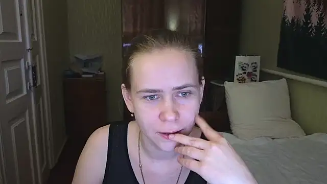Snapshot of Riley_Roo chatting on February 5, 8:46 pm Riley Roo online show from February 5, 8:46 pm
