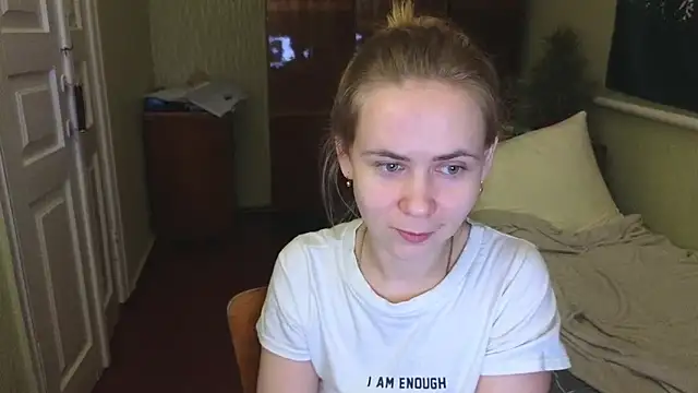 Snapshot of Riley_Roo chatting on January 10, 8:59 pm Riley Roo online show from January 10, 8:59 pm